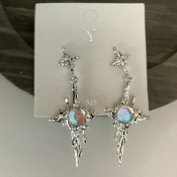 ⭐️SilverTone Cross Melting Moonstone Post back Earrrings. - Picture 12 of 16